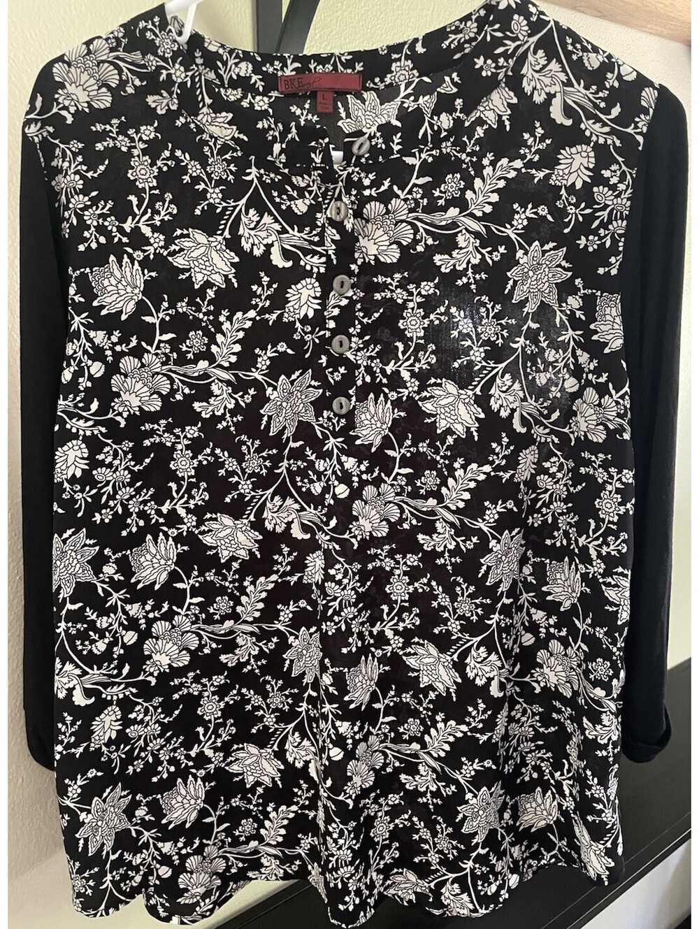 Women’s Buckle BKE Red Blouse Black & White Size Large